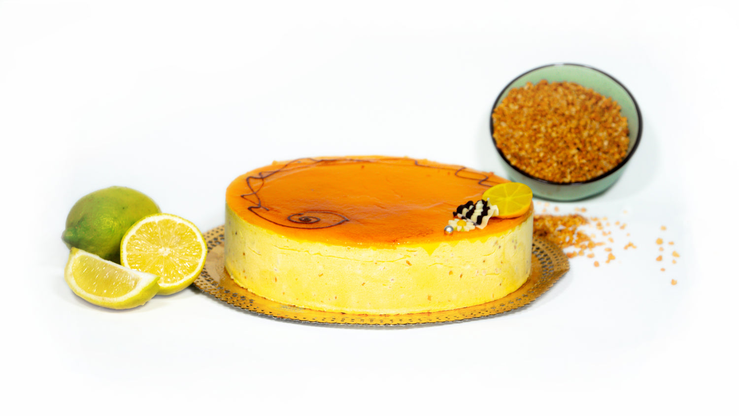 Tarta de Limón con Yema Confitada y Almendra